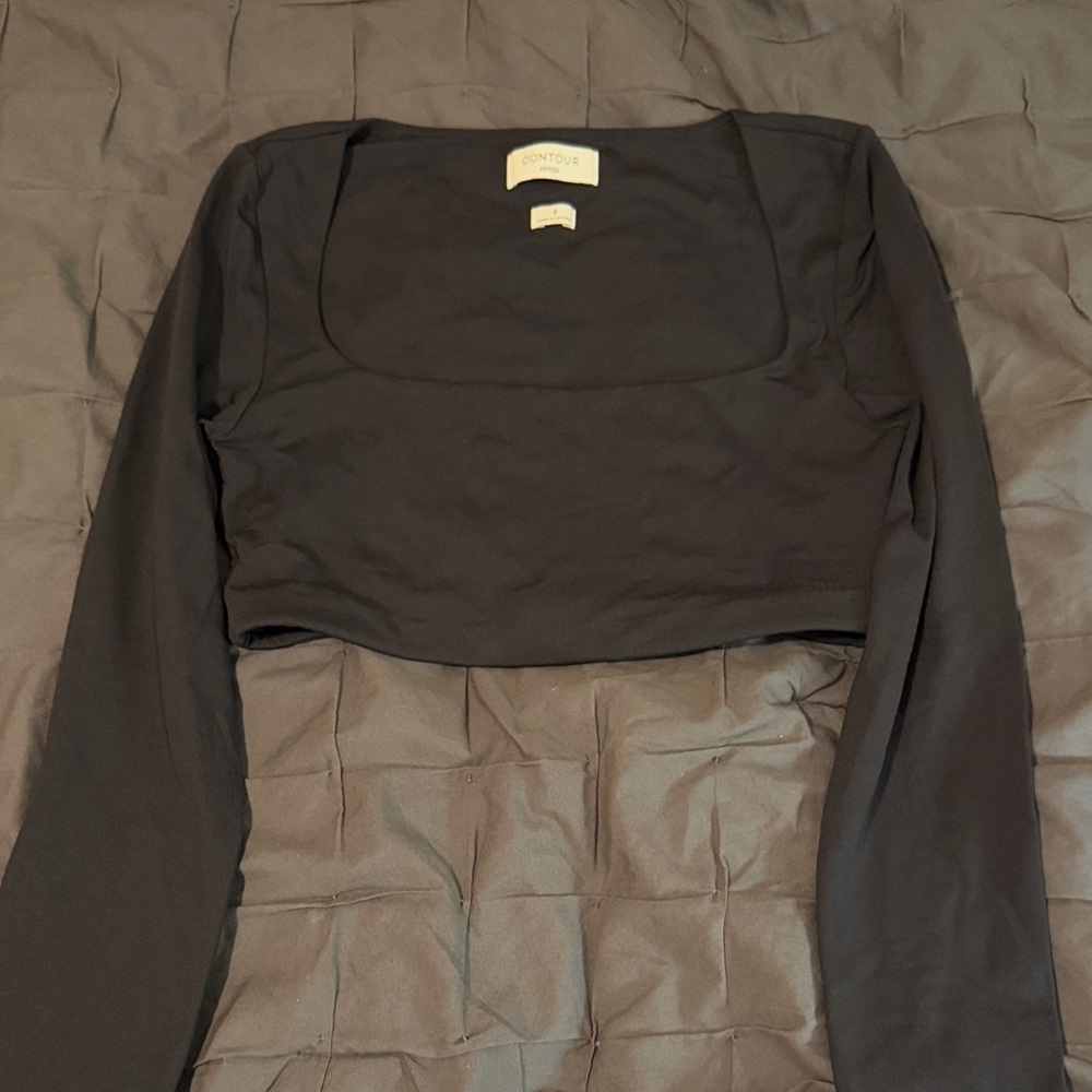 Aritzia contour Black Long Sleeve Crop Top